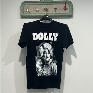 Dolly Parton Queen of Country Graphic T-Shirt black women’s small nwot tee